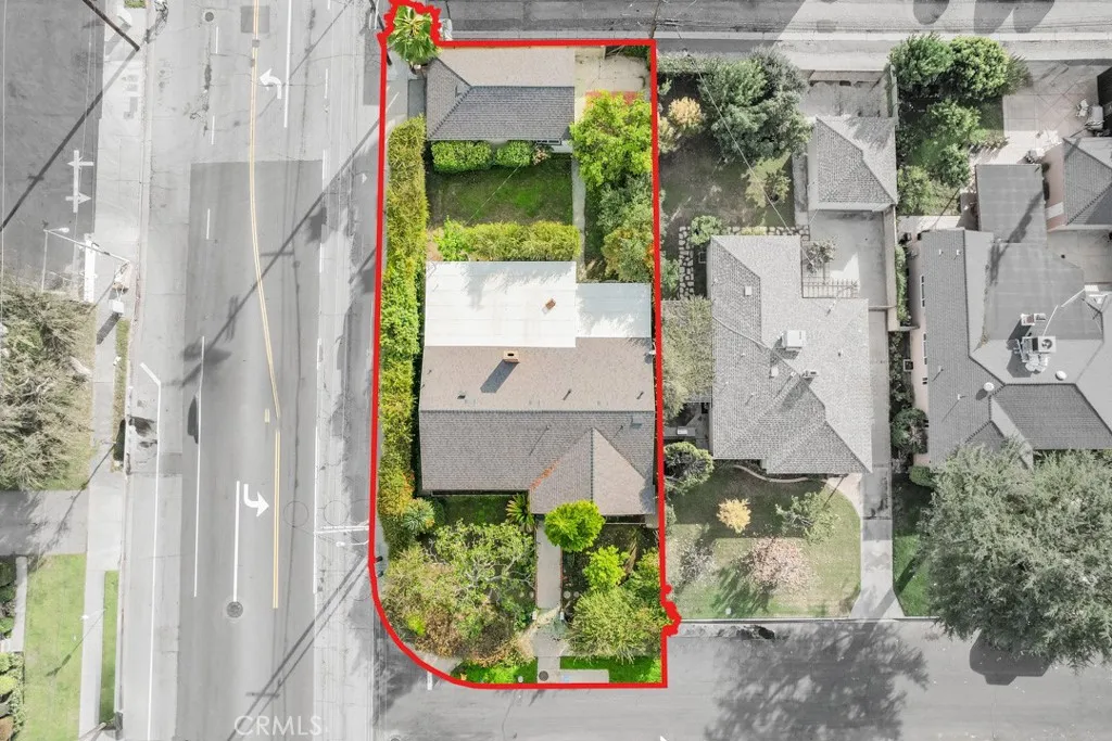 12500 Martha, Valley Village, California 91607 home-pic-10